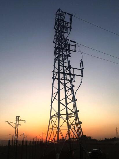 کابل کشی و جابجایی خط انتقال 63 کیلوولت در مسیر قطار برقی گلشهر - شهر جدید هشتگرد 