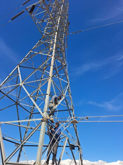 تعویض هادی خطوط 132 کیلوولت یاسوج - مختار و یاسوج - بهمن با هادی پرظرفیت - توسعه مهندسی زاویر